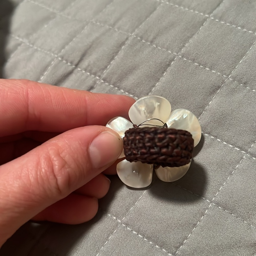 Shell ring with pearls - Picture 3 of 3